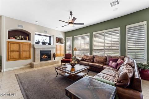 217 E Desert Wind Dr, Phoenix, AZ 85048 photo 4