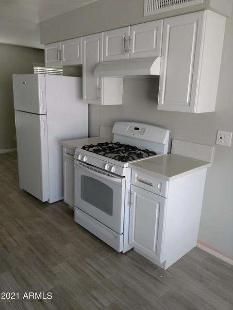 4102 E Saint Catherine Ave, Phoenix, AZ 85042 photo 8