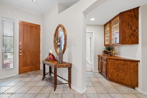 5248 E Patrick Ln, Phoenix, AZ 85054 photo 3