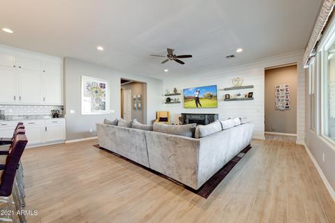 1076 E Knightsbridge Way, Gilbert, AZ 85297 photo 9