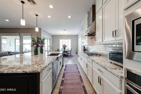1076 E Knightsbridge Way, Gilbert, AZ 85297 photo 4