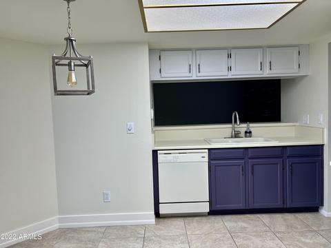 4642 E Cheyenne Dr, Phoenix, AZ 85044 photo 2