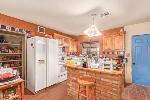 2232 E Desert Ln, Phoenix, AZ 85042 photo 11