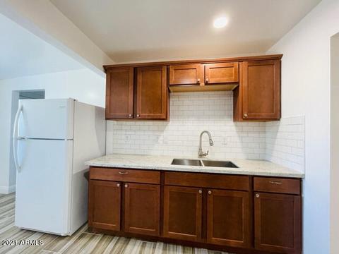 410 E Cody Dr, Phoenix, AZ 85040 photo 9