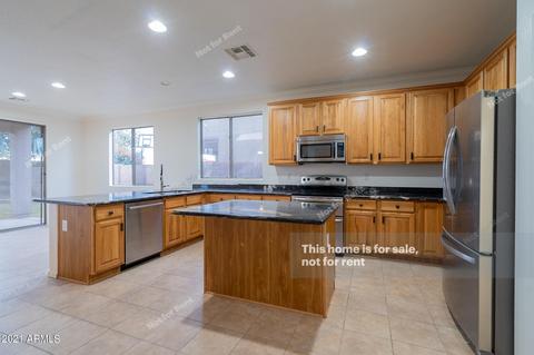 1109 S Roles Dr, Gilbert, AZ 85296 photo 2