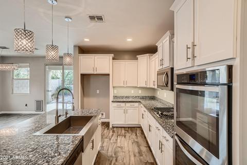 3707 E Branham Ln, Phoenix, AZ 85042 photo 11