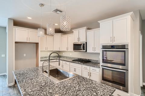 3707 E Branham Ln, Phoenix, AZ 85042 photo 10