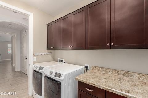 2556 E Orleans Dr, Gilbert, AZ 85298 photo 9