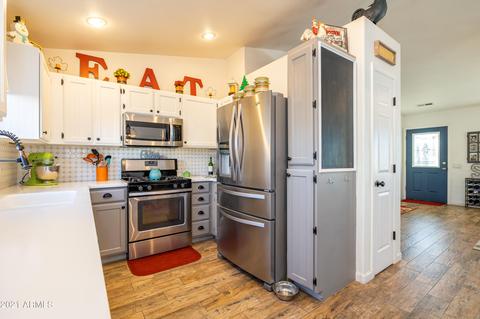 7835 E Mitchell Dr, Flagstaff, AZ 86004 photo 4