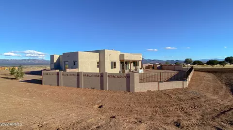 6392 E Red Oak Cir, Hereford, AZ 85615 photo 2