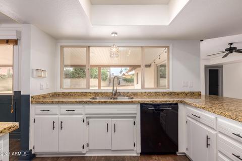 3527 E Sahuaro Dr, Phoenix, AZ 85028 photo 3