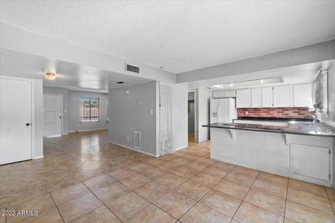 3310 W Echo Ln, Phoenix, AZ 85051 photo 6