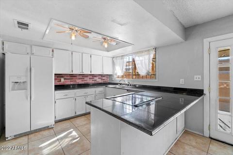 3310 W Echo Ln, Phoenix, AZ 85051 photo 8