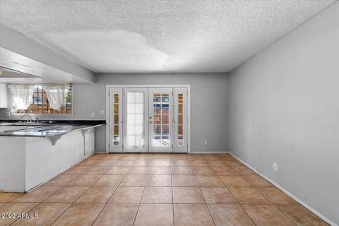 3310 W Echo Ln, Phoenix, AZ 85051 photo 5