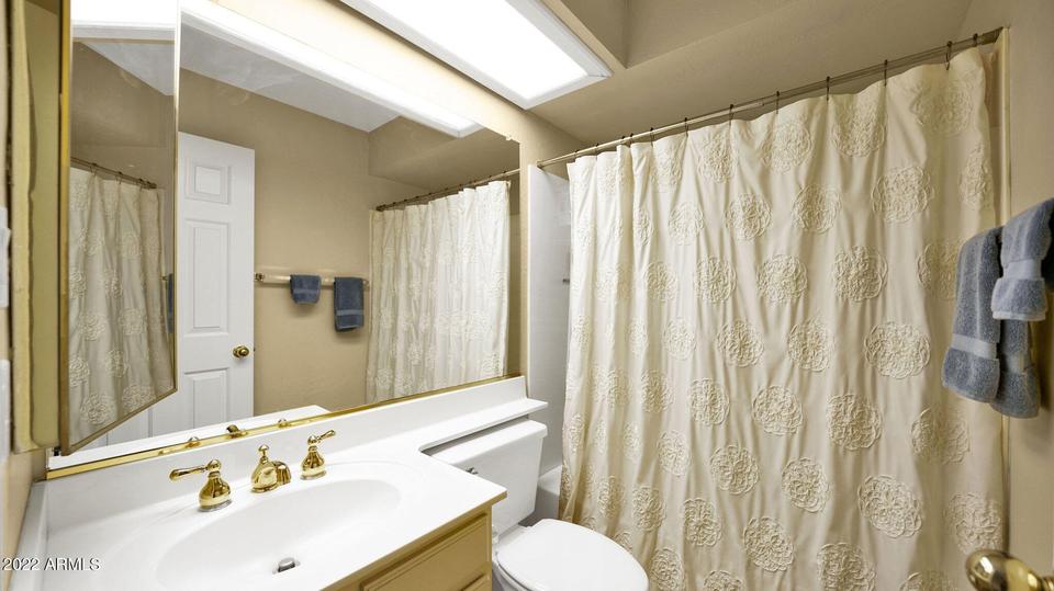  4021 E Round Hill Dr, Phoenix, AZ 85028 photo 4