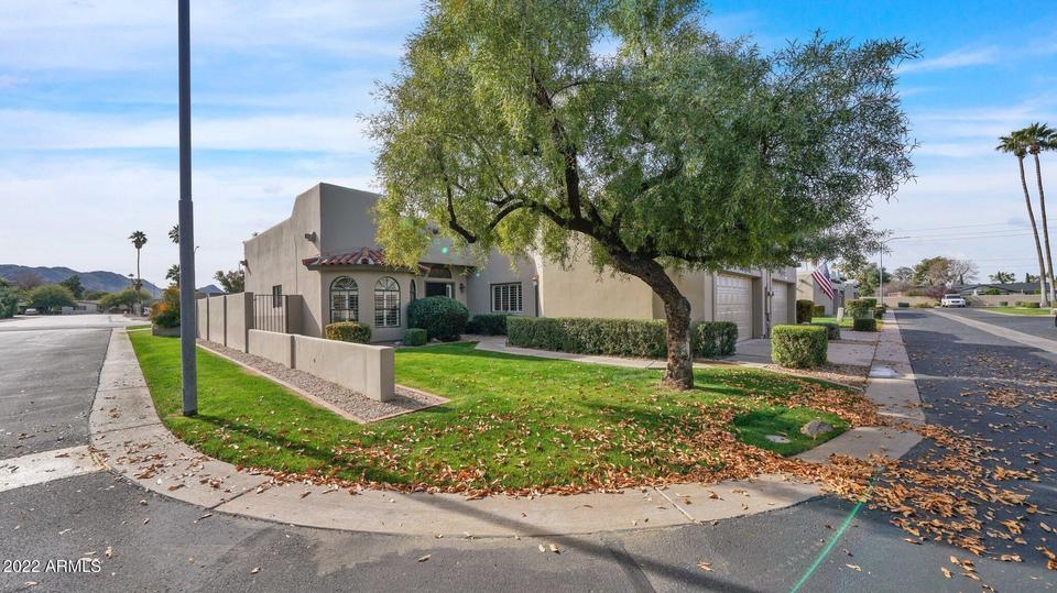  4021 E Round Hill Dr, Phoenix, AZ 85028 photo 2