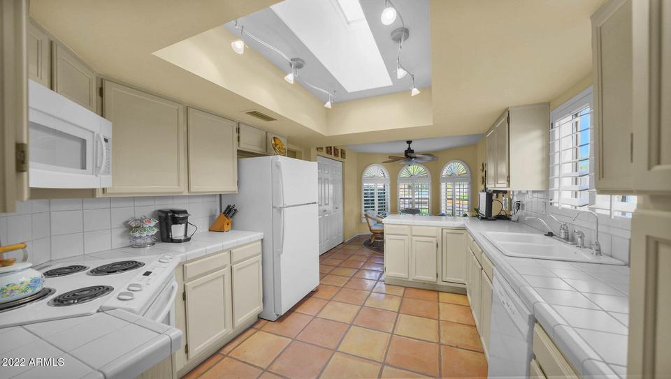  4021 E Round Hill Dr, Phoenix, AZ 85028 photo 19