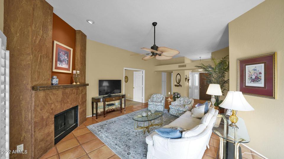  4021 E Round Hill Dr, Phoenix, AZ 85028 photo 11