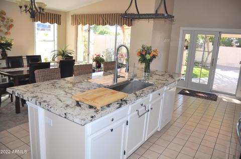 3537 E Kerry Ln, Phoenix, AZ 85050 photo 8