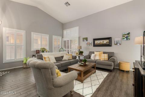 2029 E Huron Ct, Gilbert, AZ 85234 photo 4