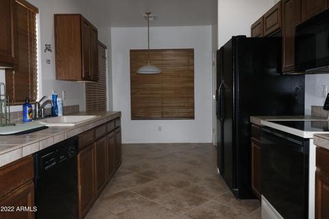7049 S Golfside Ln, Phoenix, AZ 85042 photo 2