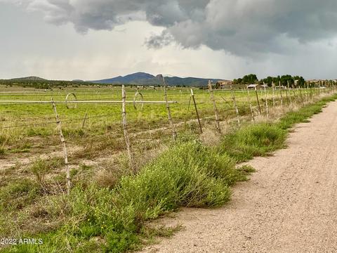 22786 N Curtis Ranch Rd #-, Paulden, AZ 86334