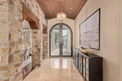 4610 N Borgatello Ln, Phoenix, AZ 85018 photo 4