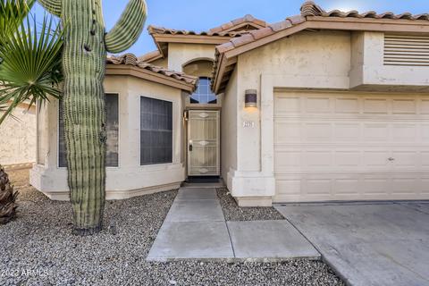 2235 E Robin Ln, Phoenix, AZ 85024 photo 3