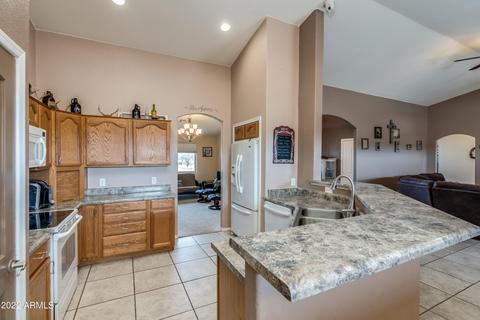 10180 E Windtalker Rd, Hereford, AZ 85615 photo 3