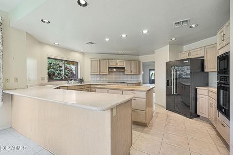 4048 E Paradise Dr, Phoenix, AZ 85028 photo 8