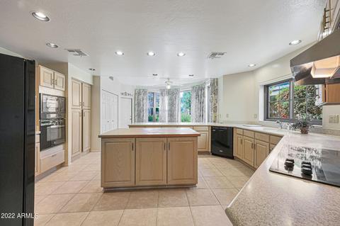 4048 E Paradise Dr, Phoenix, AZ 85028 photo 6