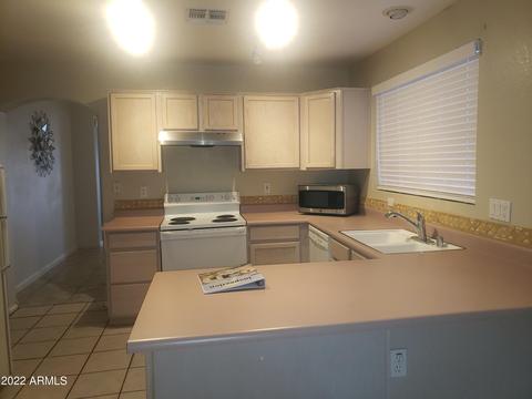 3343 E Hononegh Dr, Phoenix, AZ 85050 photo 4