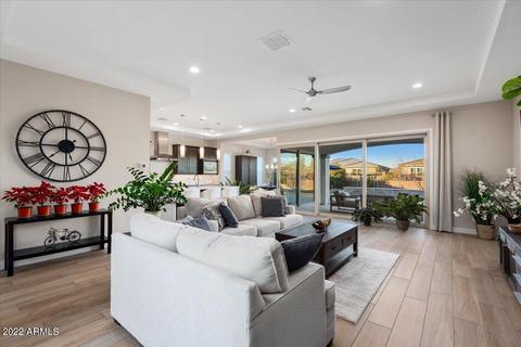 3040 E Robin Ln, Phoenix, AZ 85050 photo 8