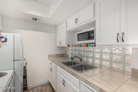 1449 E Highland Ave #9, Phoenix, AZ 85014 photo 10
