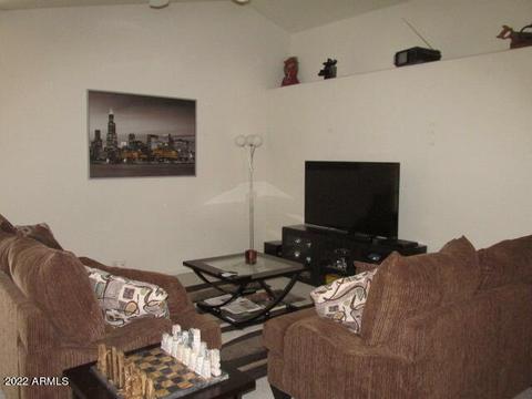 4209 E Graythorn Ave, Phoenix, AZ 85044 photo 2