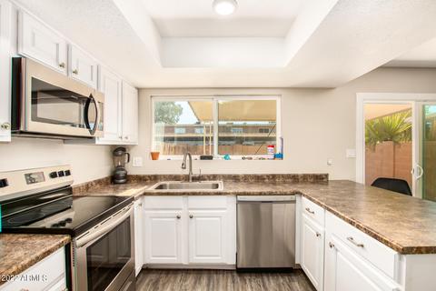 3308 W Echo Ln, Phoenix, AZ 85051 photo 1