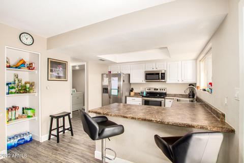 3308 W Echo Ln, Phoenix, AZ 85051 photo 4