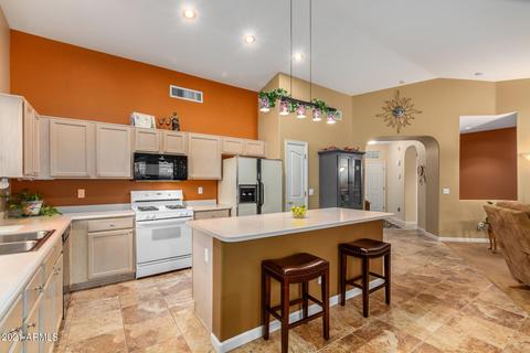 319 E Betsy Ln, Gilbert, AZ 85296 photo 17