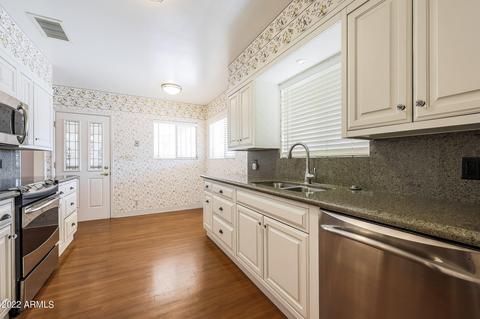 1602 W Lawrence Rd, Phoenix, AZ 85015 photo 6
