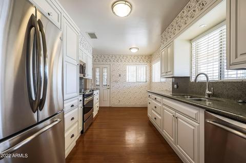 1602 W Lawrence Rd, Phoenix, AZ 85015 photo 8