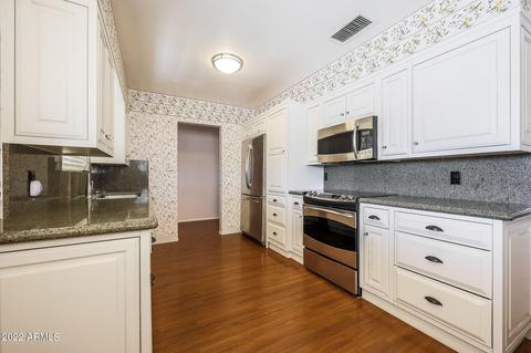 1602 W Lawrence Rd, Phoenix, AZ 85015 photo 5