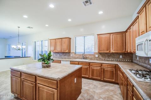 3842 E Ravenswood Dr, Gilbert, AZ 85298 photo 4