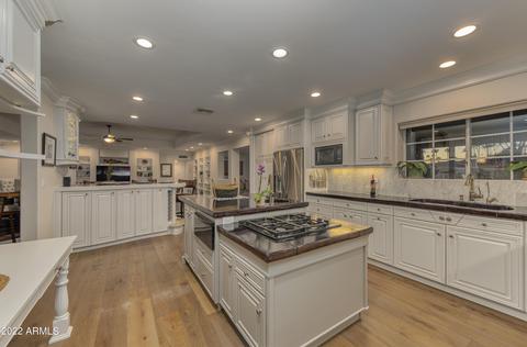 3001 N Manor Dr E, Phoenix, AZ 85014 photo 9