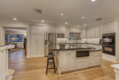 3001 N Manor Dr E, Phoenix, AZ 85014 photo 11
