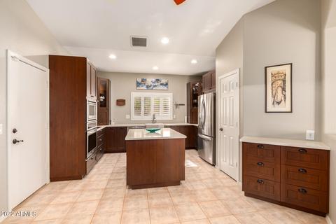 2712 E Beautiful Ln, Phoenix, AZ 85042 photo 9