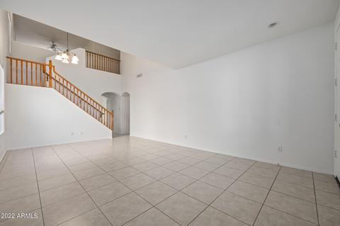 1527 E Nightingale Ln, Gilbert, AZ 85298 photo 3