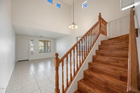 1527 E Nightingale Ln, Gilbert, AZ 85298 photo 5