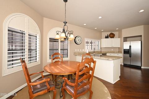 4052 E Paradise Dr, Phoenix, AZ 85028 photo 8