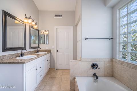 4354 E Lone Cactus Dr, Phoenix, AZ 85050 photo 18