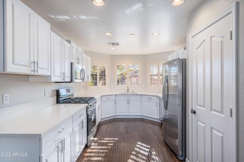 4354 E Lone Cactus Dr, Phoenix, AZ 85050 photo 10
